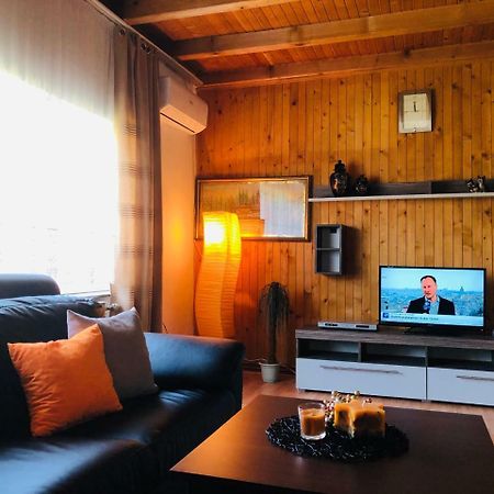 Adella Appartement Sarajevo Buitenkant foto
