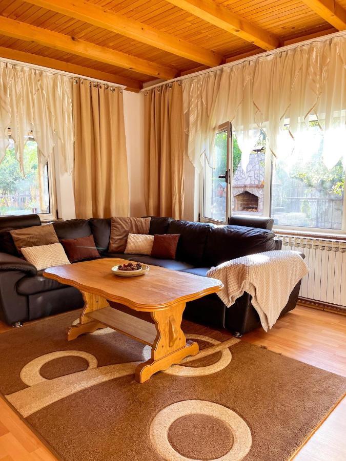 Adella Appartement Sarajevo Buitenkant foto