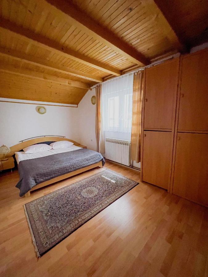 Adella Appartement Sarajevo Buitenkant foto