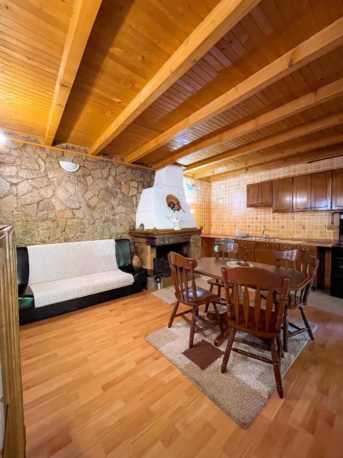 Adella Appartement Sarajevo Buitenkant foto