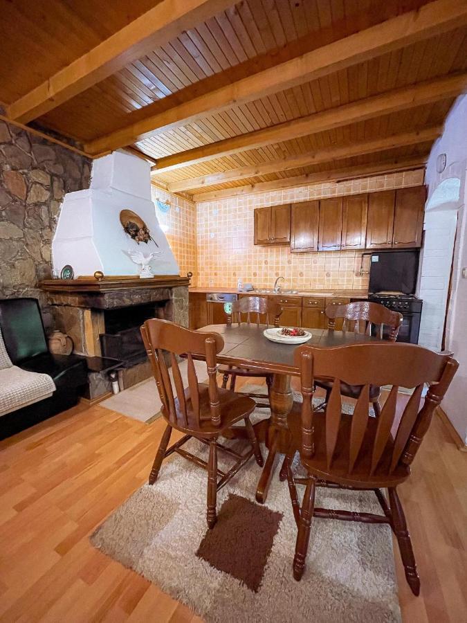 Adella Appartement Sarajevo Buitenkant foto
