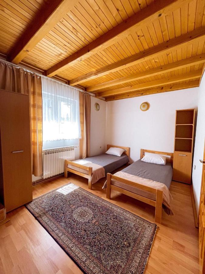 Adella Appartement Sarajevo Buitenkant foto
