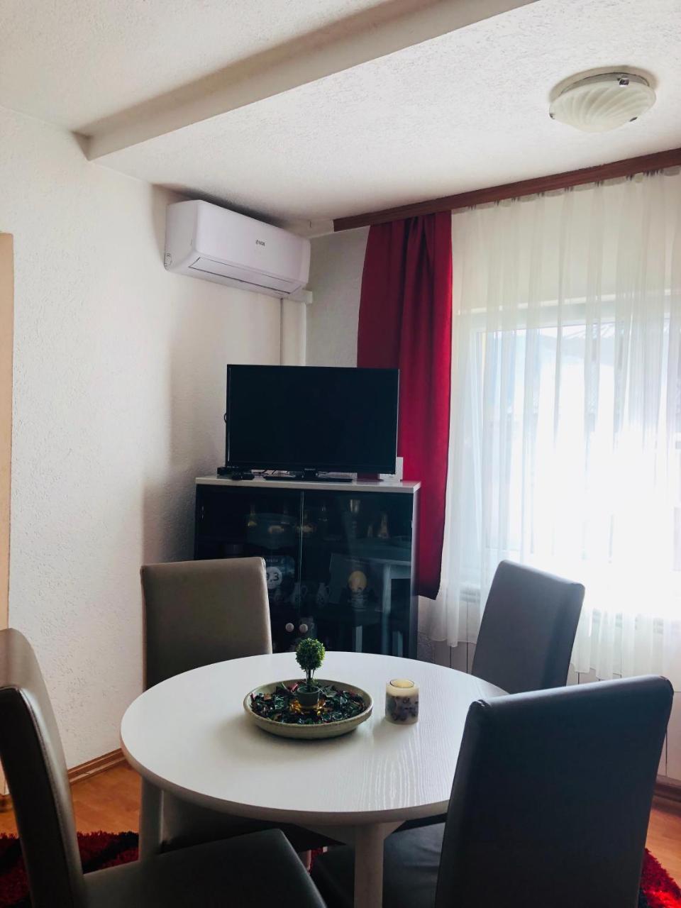 Adella Appartement Sarajevo Buitenkant foto