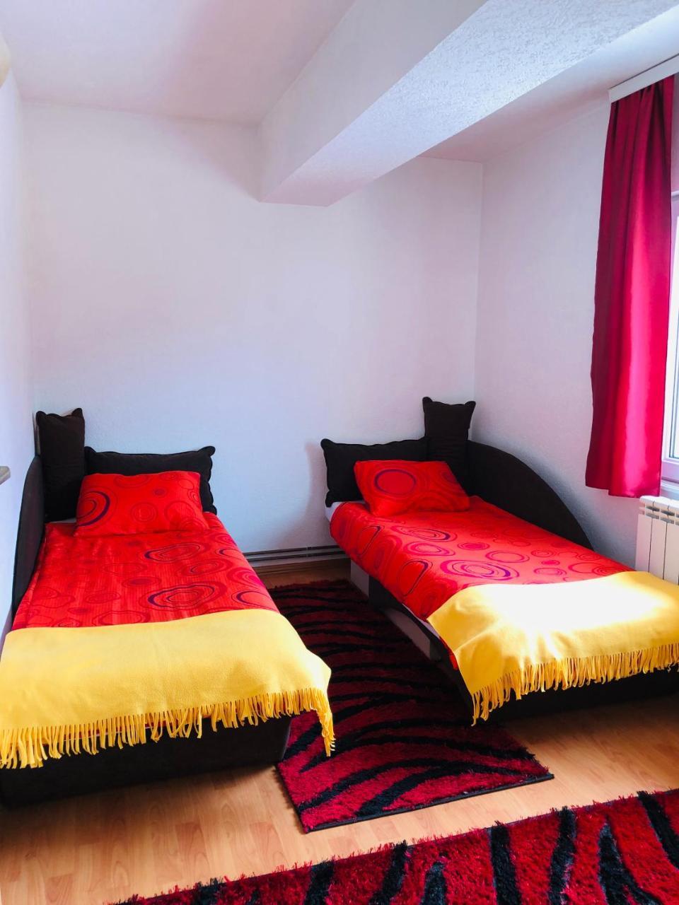 Adella Appartement Sarajevo Buitenkant foto