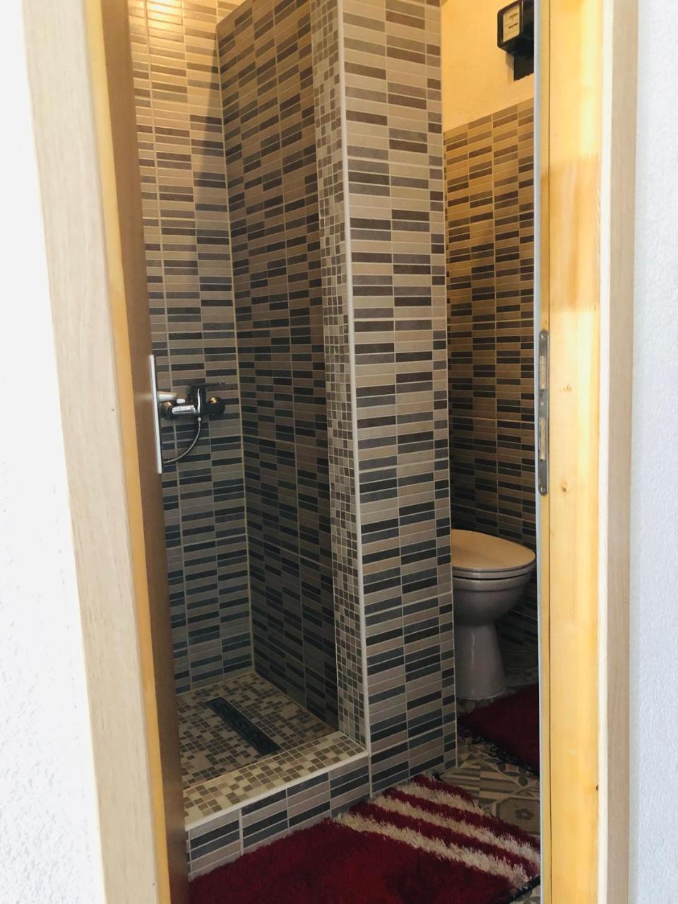 Adella Appartement Sarajevo Buitenkant foto