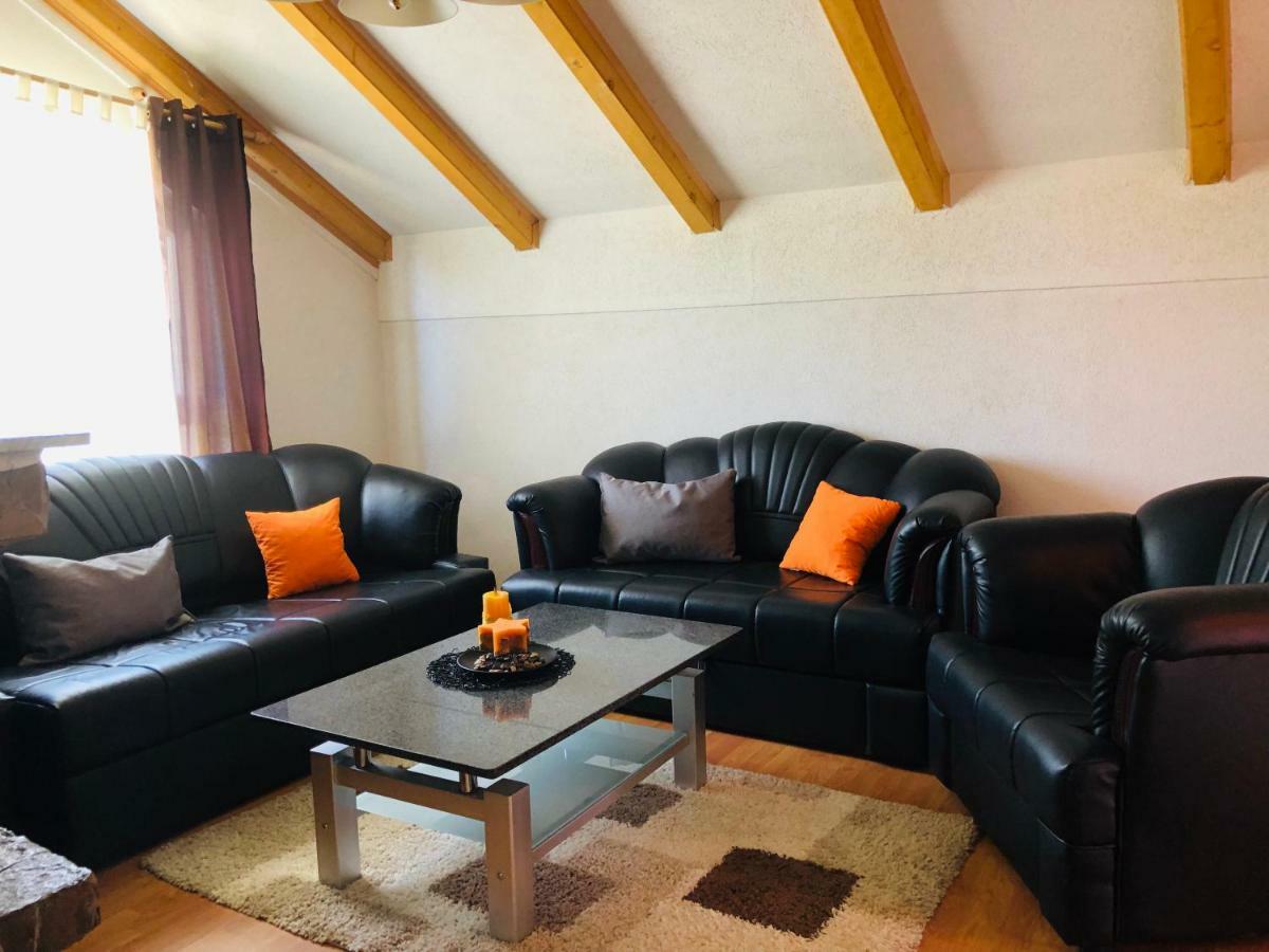 Adella Appartement Sarajevo Buitenkant foto