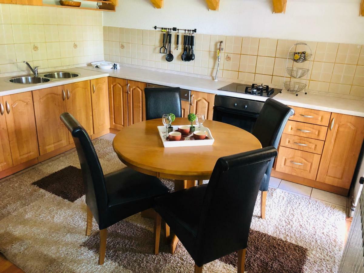 Adella Appartement Sarajevo Buitenkant foto