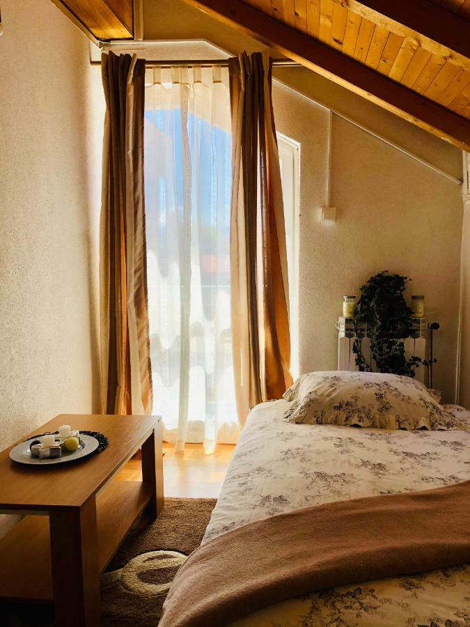 Adella Appartement Sarajevo Buitenkant foto